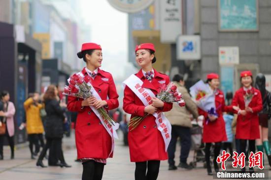 四川一高校開(kāi)“浪漫”課 情人節(jié)賣(mài)花掙學(xué)分