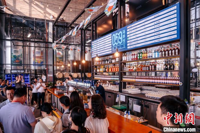 （高質量發(fā)展調研行）莆田啤酒基地產能200萬噸/年依托數(shù)字技術打造世界級“黑燈工廠”