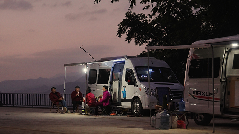 【3】曼海村房車營(yíng)地。陶思源-攝